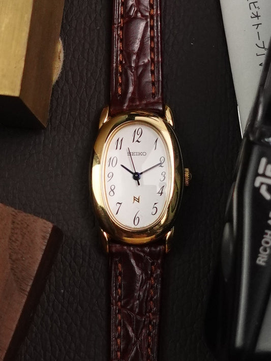 Seiko Ladies "Baignoire" Gold