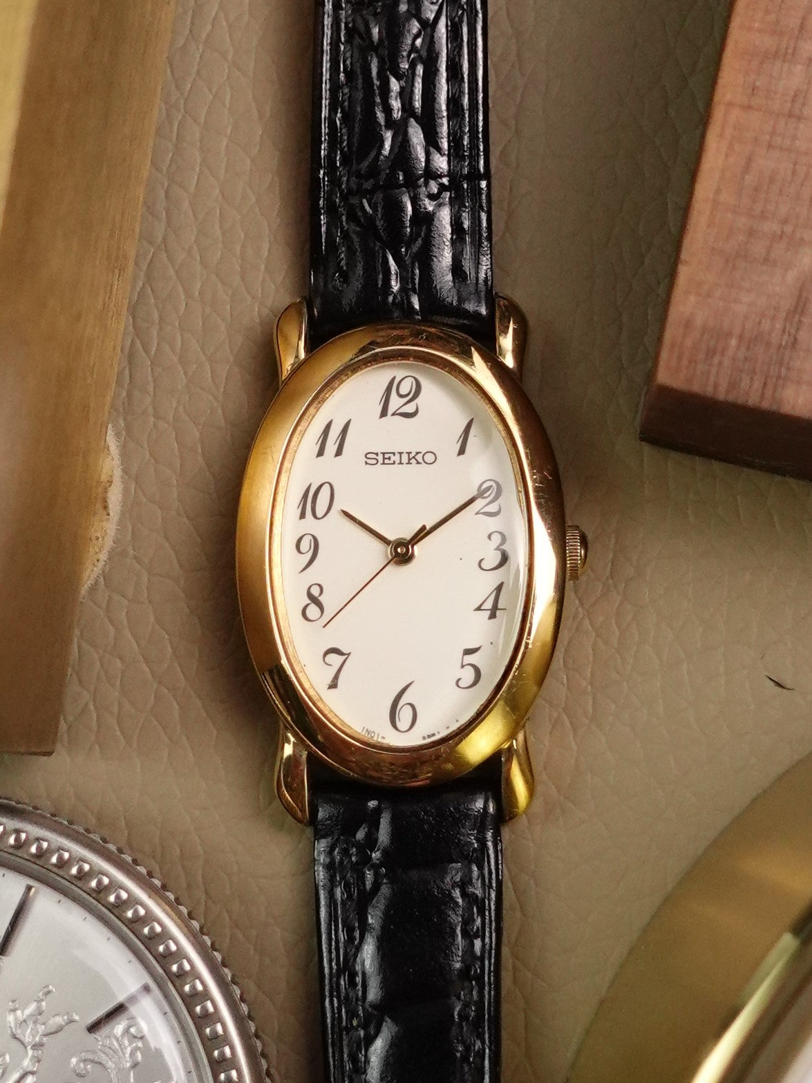 Seiko 'Baignoire' arabic numeral 1NO1-0HMB with original clasp