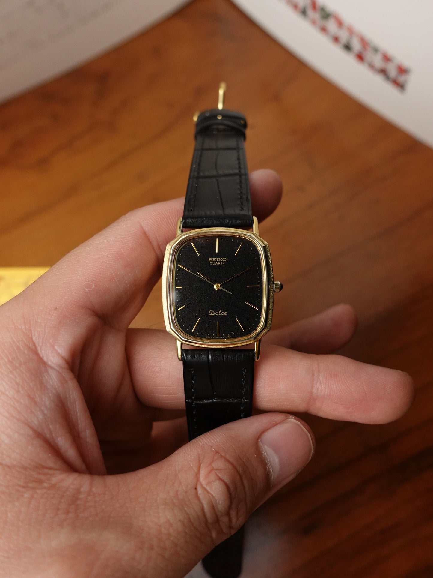 Seiko Dolce Oblong Ellipse Black dial 9521-5120 Circa 1983