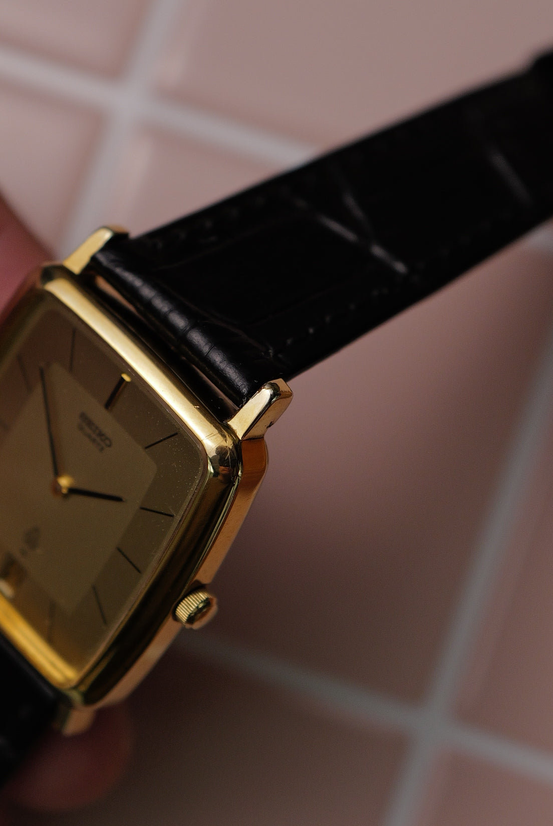 seiko Quartz Chariot Tank with Date function Circa. 1979