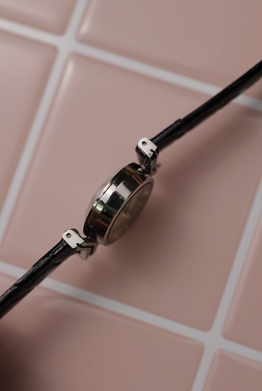 Ladies Omega Art Deco case Cal.1070 manual winding Art Deco lugs