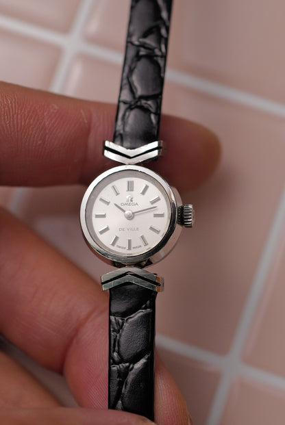 Ladies Omega Art Deco case Cal.1070 manual winding Art Deco lugs