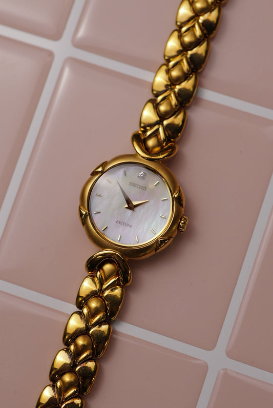 Seiko Exceline Mother of pearl Dial with bezel Full set Circa. 1995