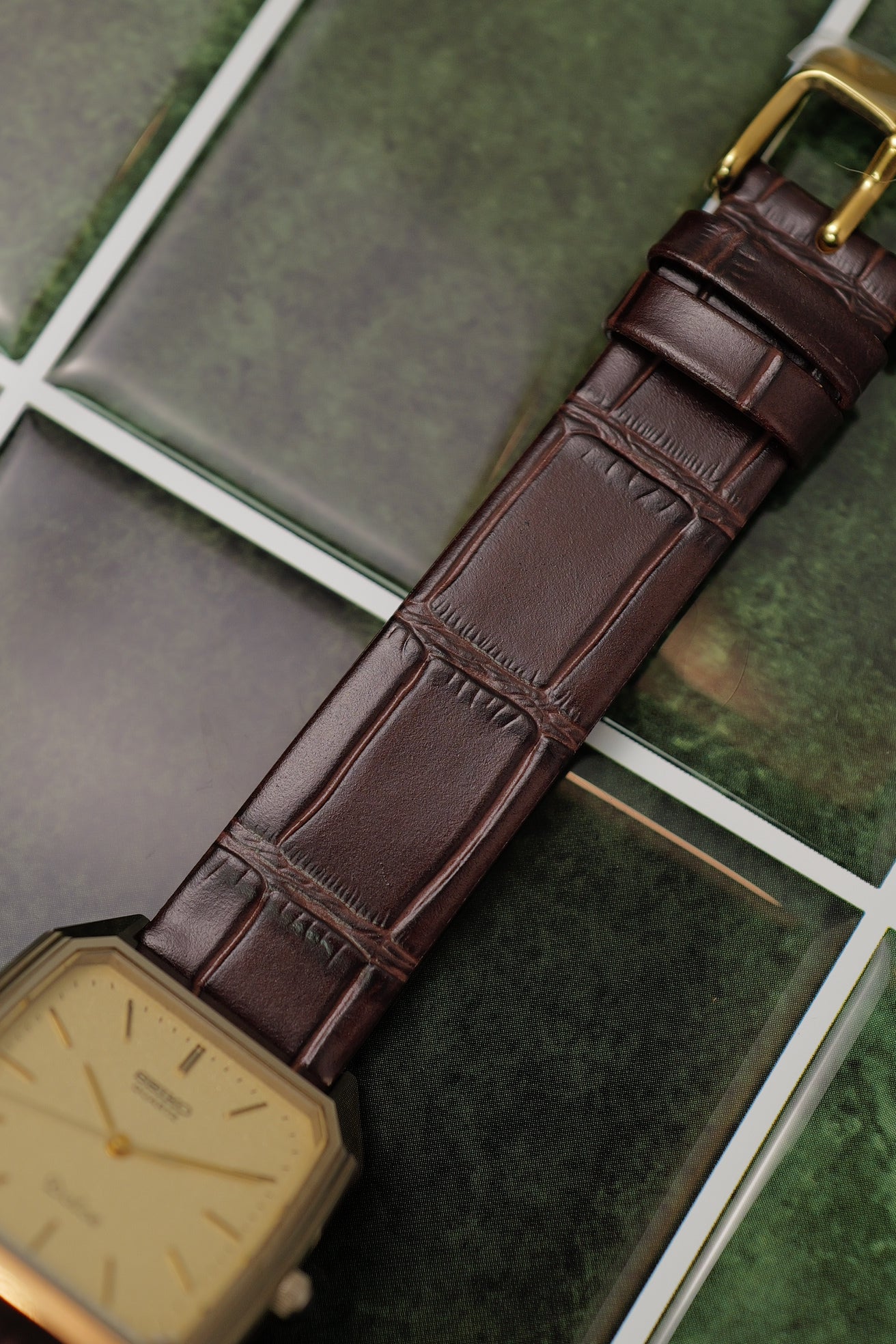 Seiko Dolce Step Bezel 6030-5390 Scratch Resistant case Circa. 1983