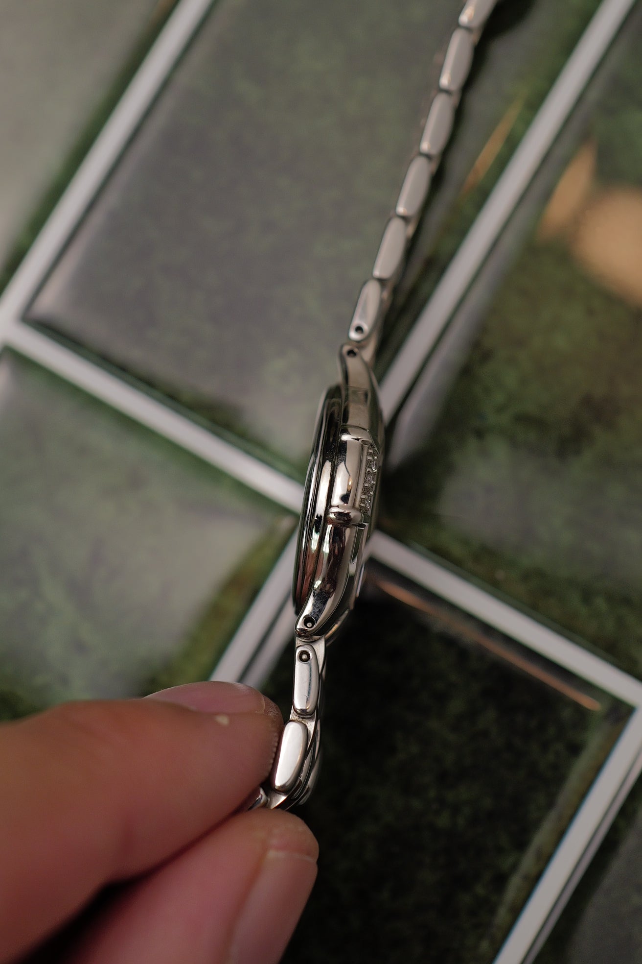Seiko Exceline Oval with mother of pearl dial and bezel diamonds Circa. 1994 Full set
