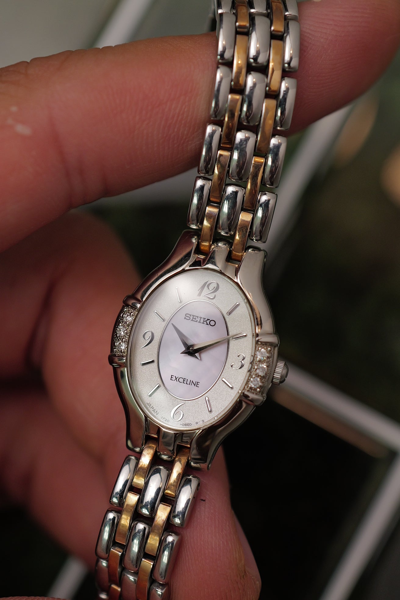 Seiko Exceline Oval with mother of pearl dial and bezel diamonds Circa. 1994 Full set