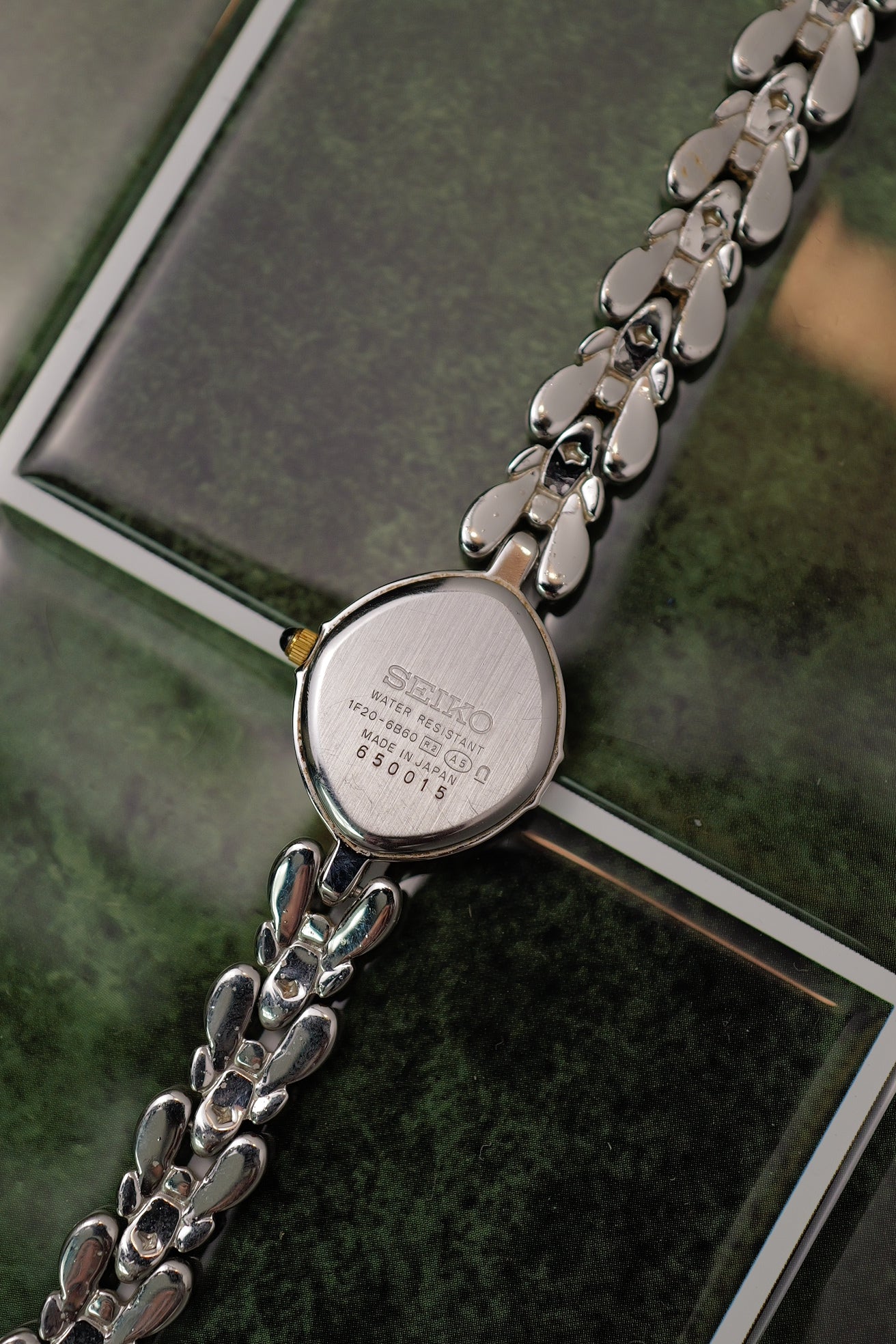 Seiko Exceline Mother of Pearl dial Tear-drop Bracelet 1F20-2J50