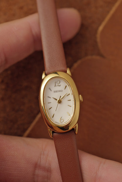 Seiko Ladies "Baignoire" Mini in Gold
