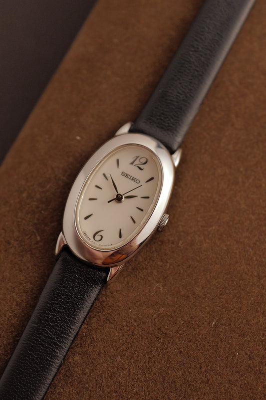 Seiko Ladies "Baignoire" Mini in steel Circa. 1989