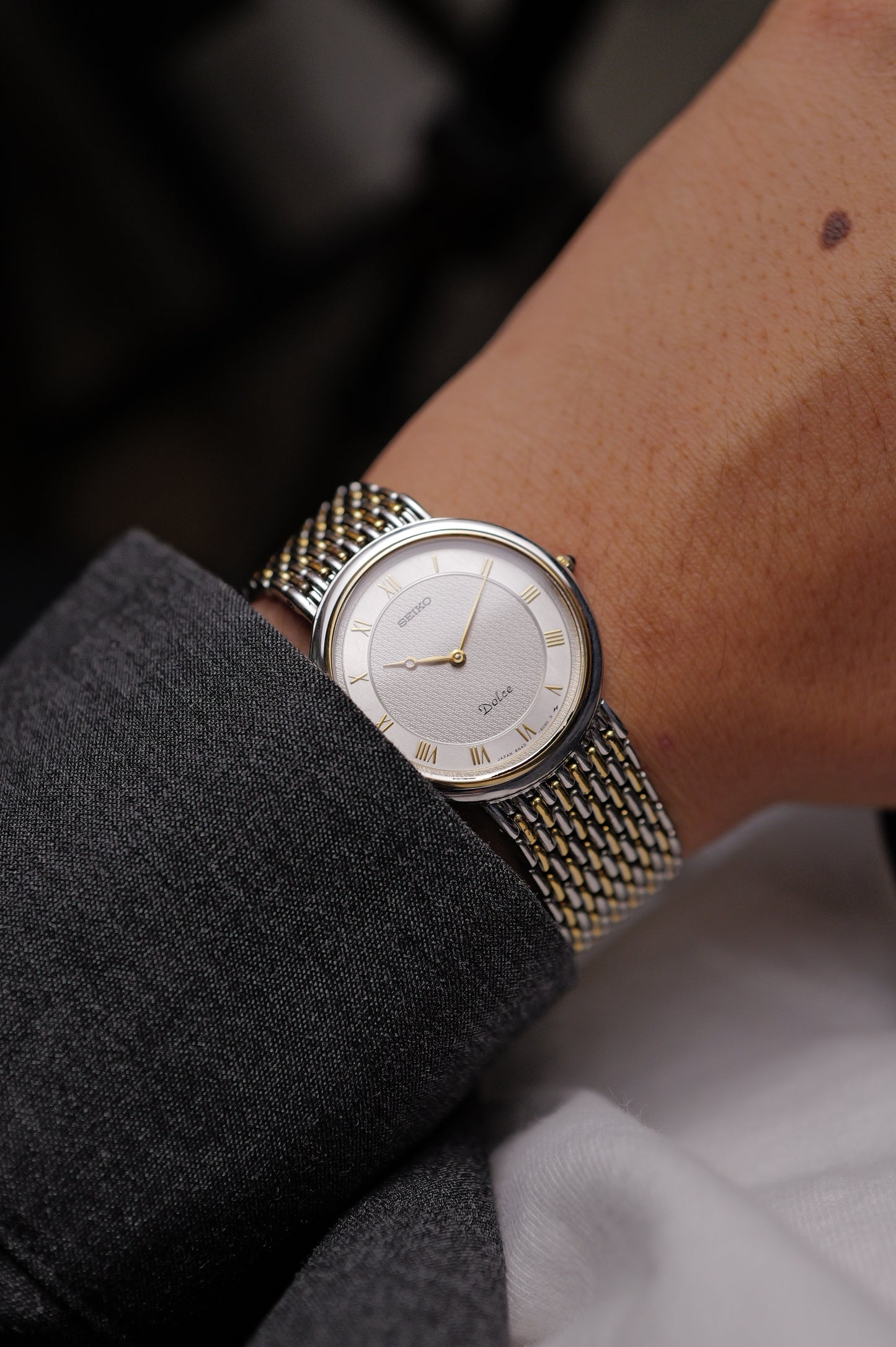 Seiko Dolce Multi-link Bracelet Roman sector ring 8N40-6030 Circa.1988