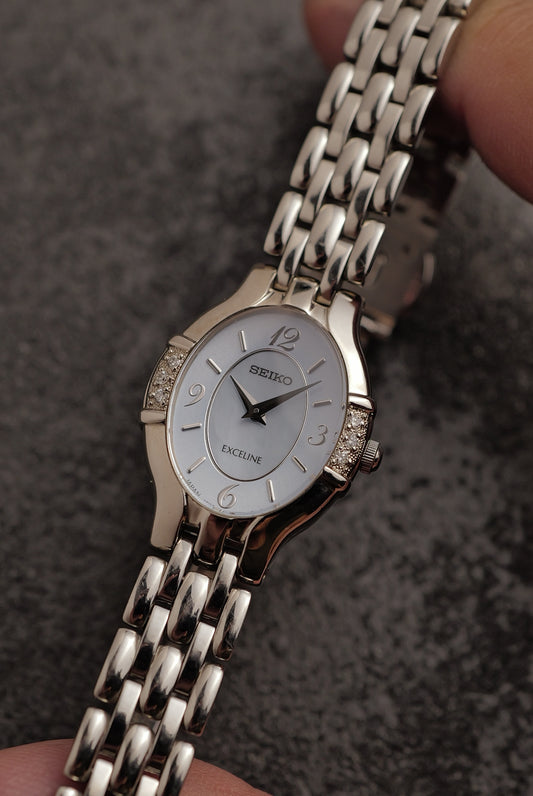 Seiko Exceline Oval with Diamond bezel Circa. 1993