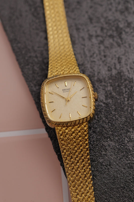 Seiko Quartz "Ribbon bezel" Cushion Circa. 1986
