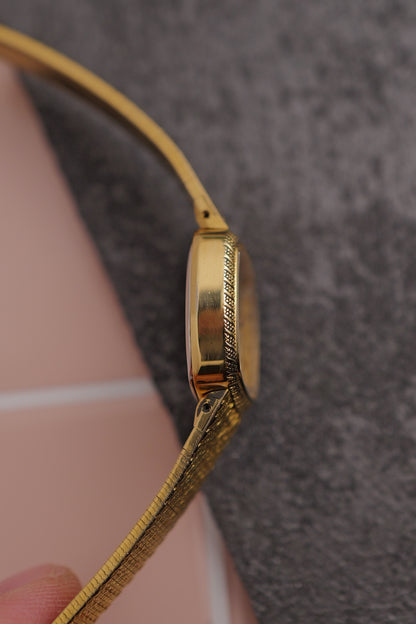 Seiko Quartz "Ribbon bezel" Cushion Circa. 1986
