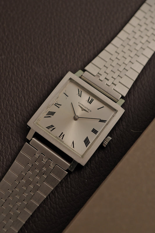 Longines Tank "Sunburst silver" Circa. 1967 original bracelet Manual winding