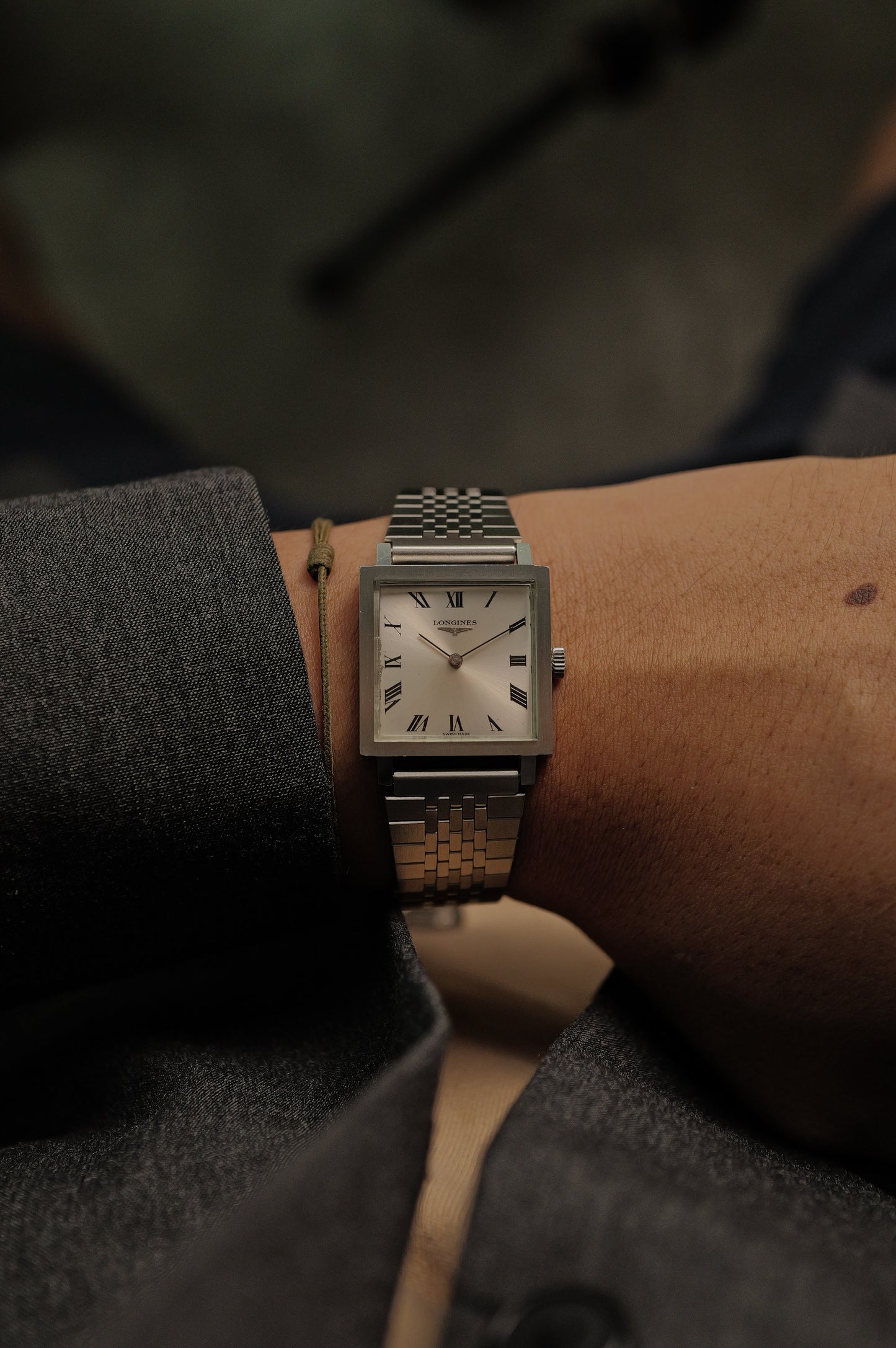 Longines Tank "Sunburst silver" Circa. 1967 original bracelet Manual winding