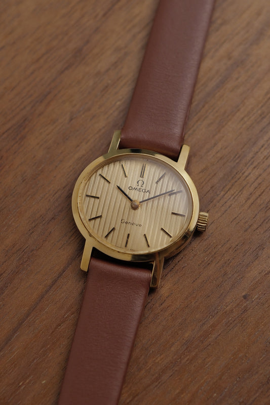 Omega Geneve oval "Linen" Manual winding w/ original buckle