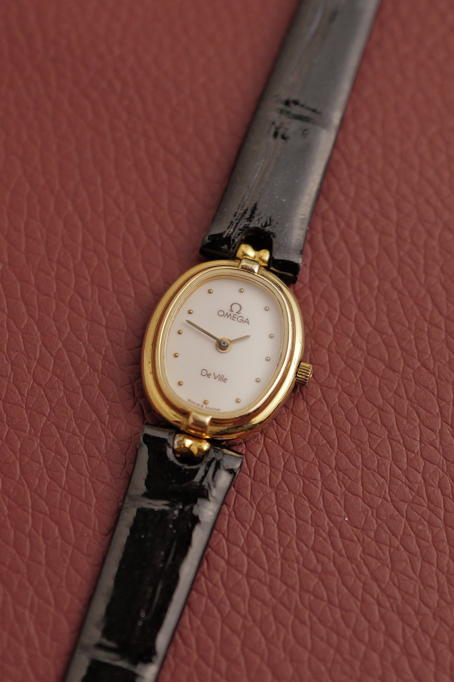 Omega "Mini-Ellipse" De-ville. Circa. 1990