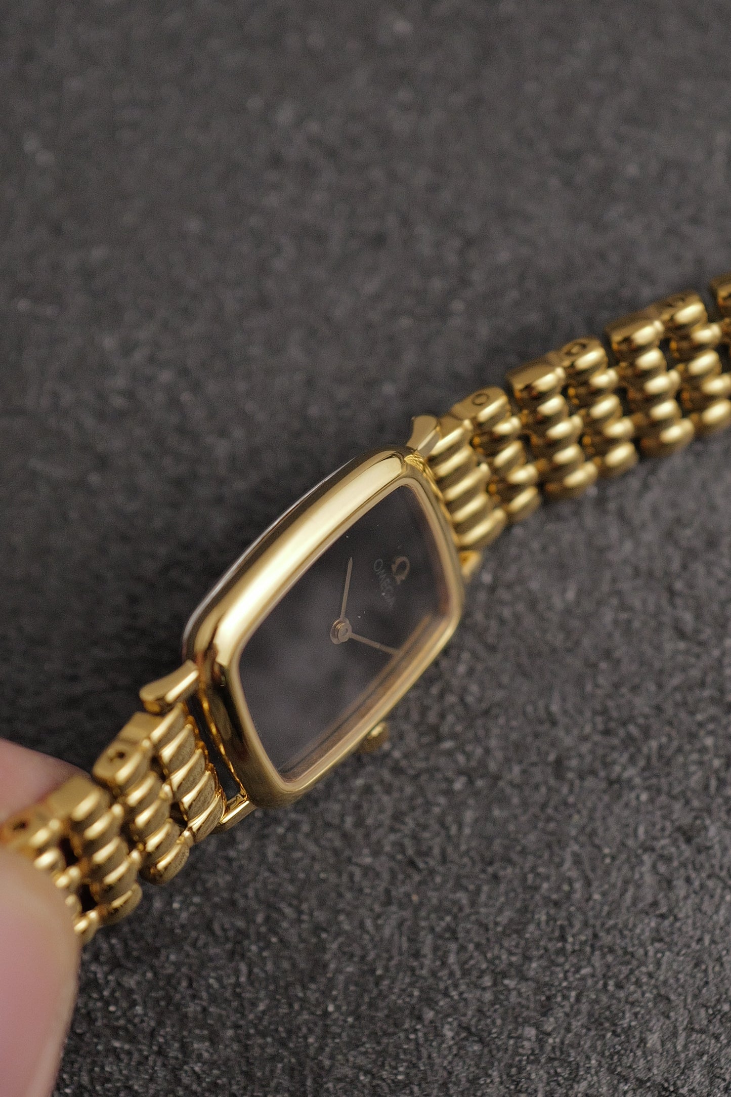 Omega De-ville "Onyx Oval" Circa. 1990s