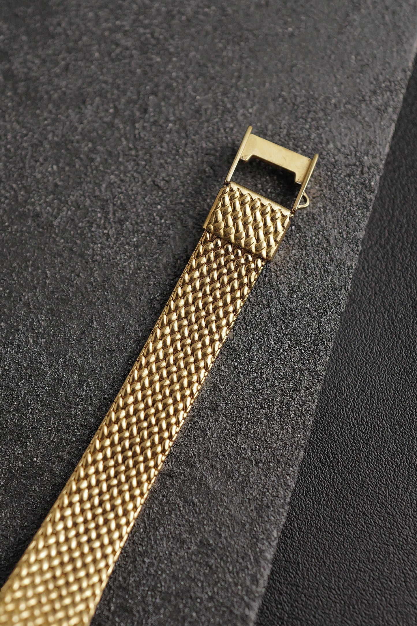 Seiko Excline Mother of Pearl Diamonds integrated bracelet Circa. 1990