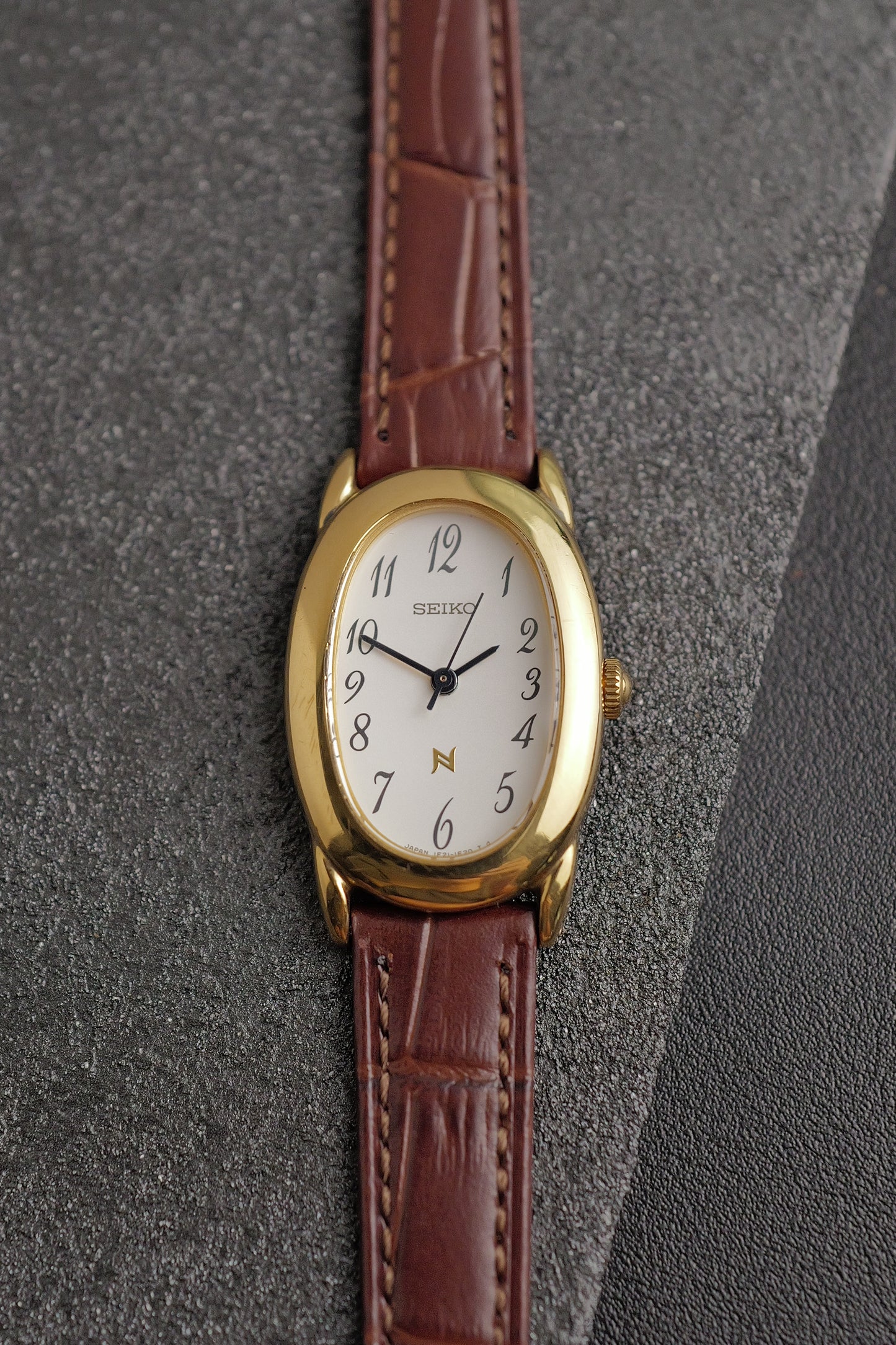 Seiko Ladies "Baignoire" Gold Circa. 1995