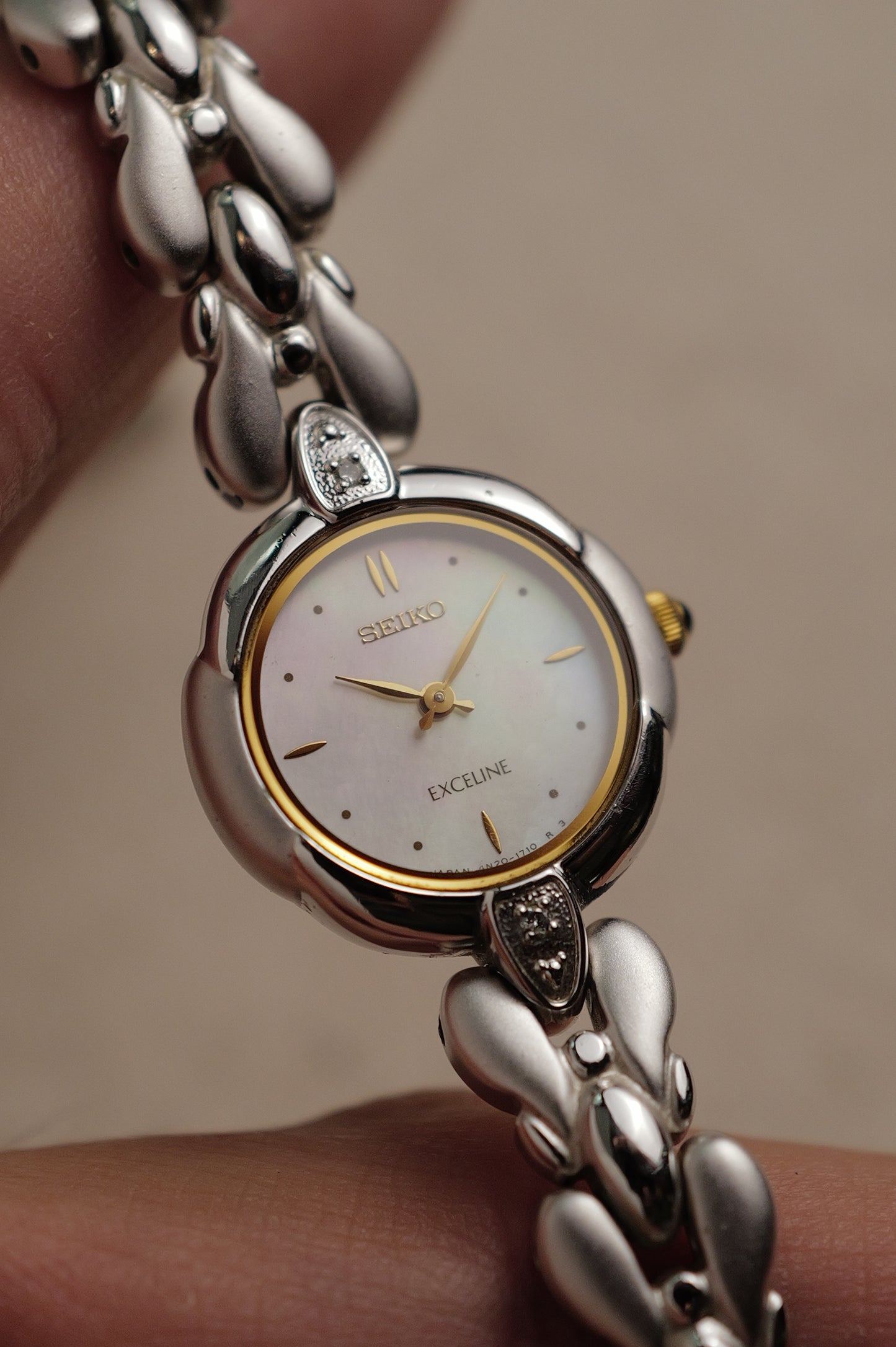 Seiko Exceline Mother of Pearl Gem set Circa. 1994