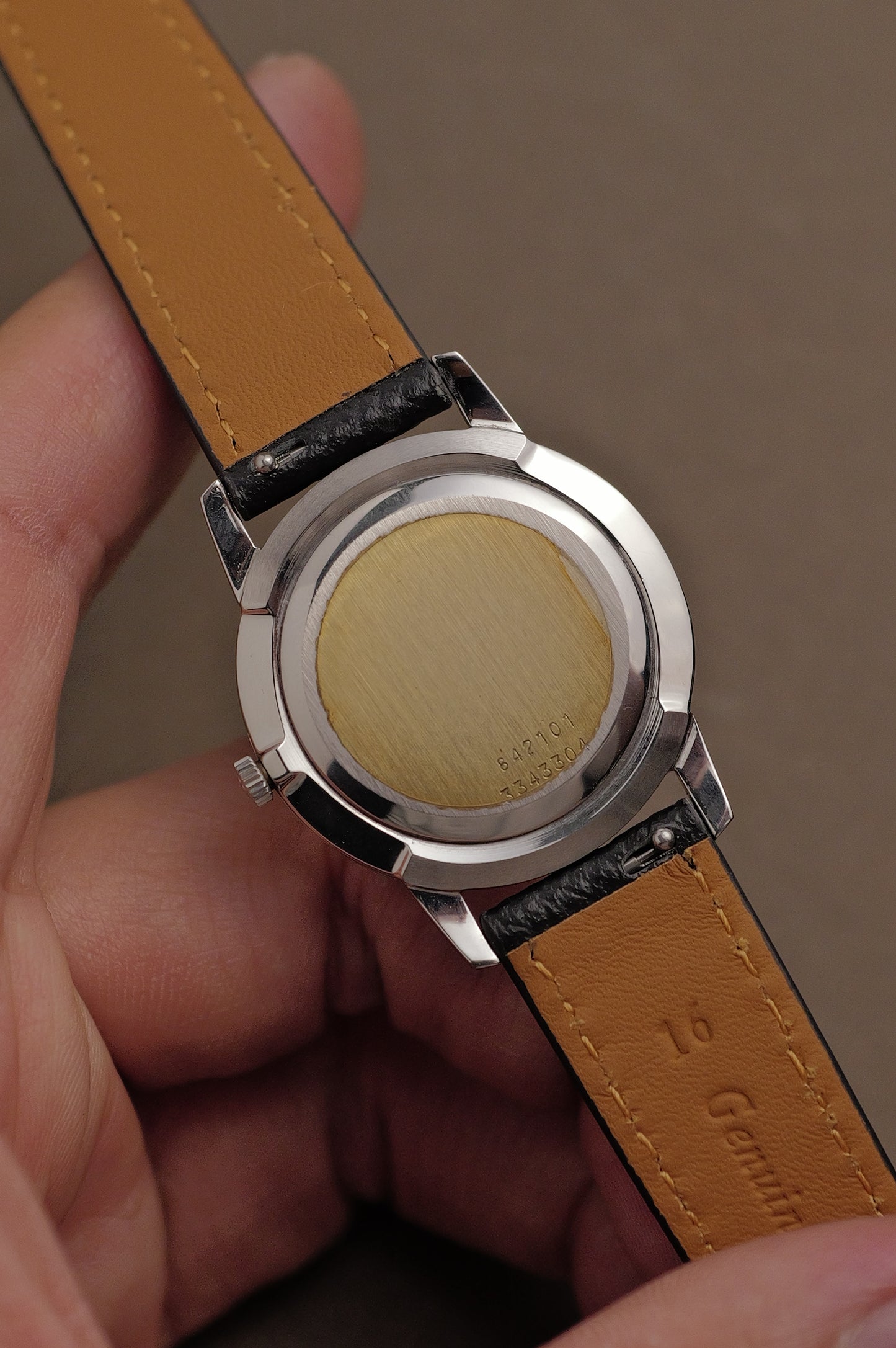 Universal Geneve Ref. 842.101 Linen Dial