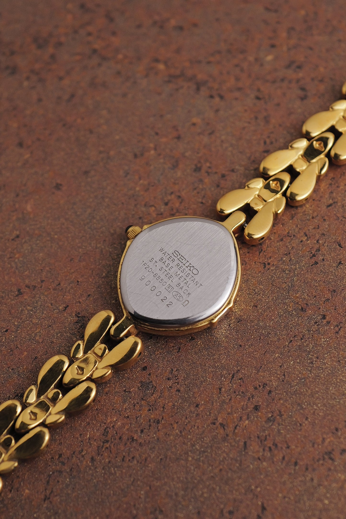 Seiko Exceline Mother of Pearl dial Tear-drop Bracelet in Gold Circa. 1989