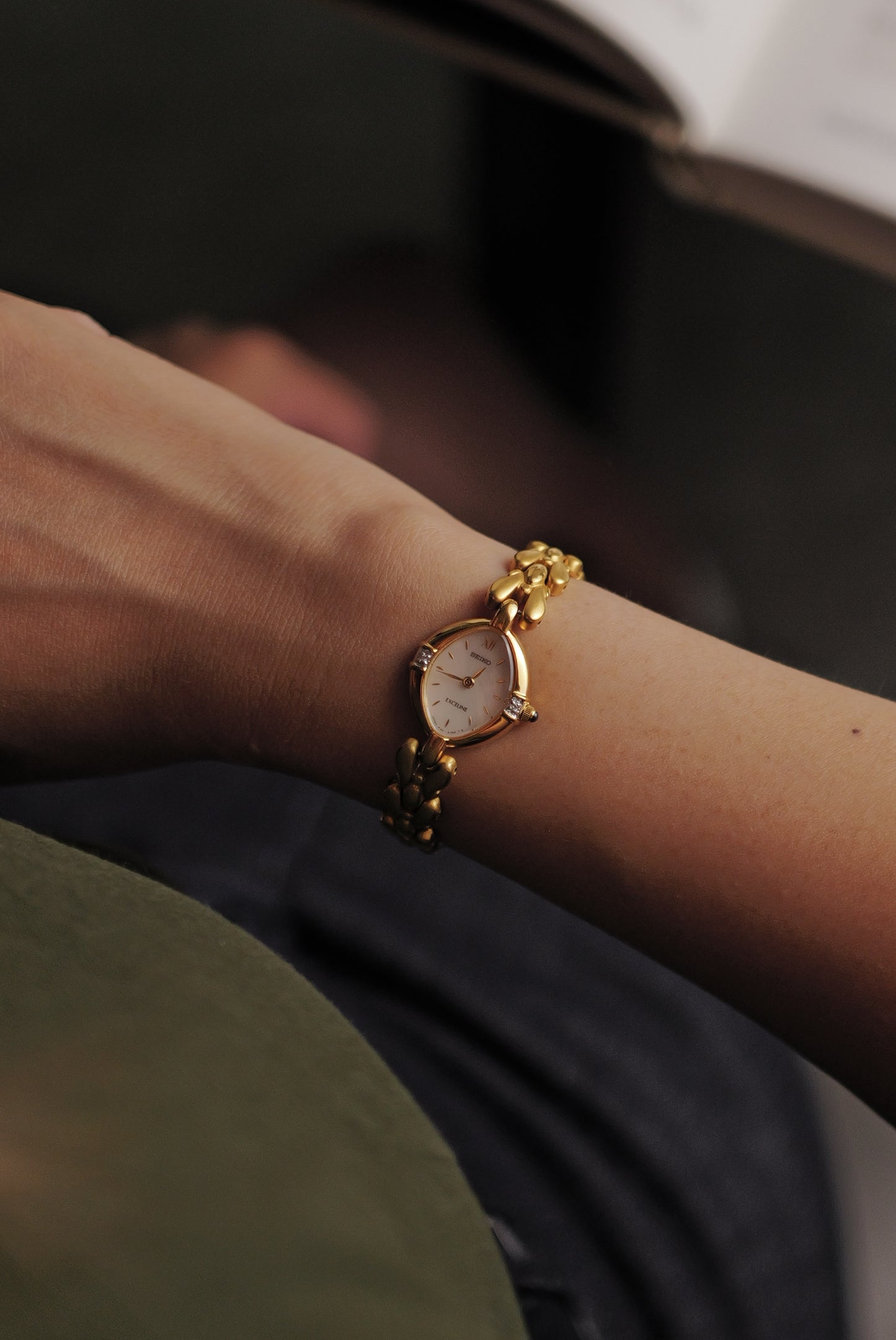 Seiko Exceline Mother of Pearl dial Tear-drop Bracelet in Gold Circa. 1989