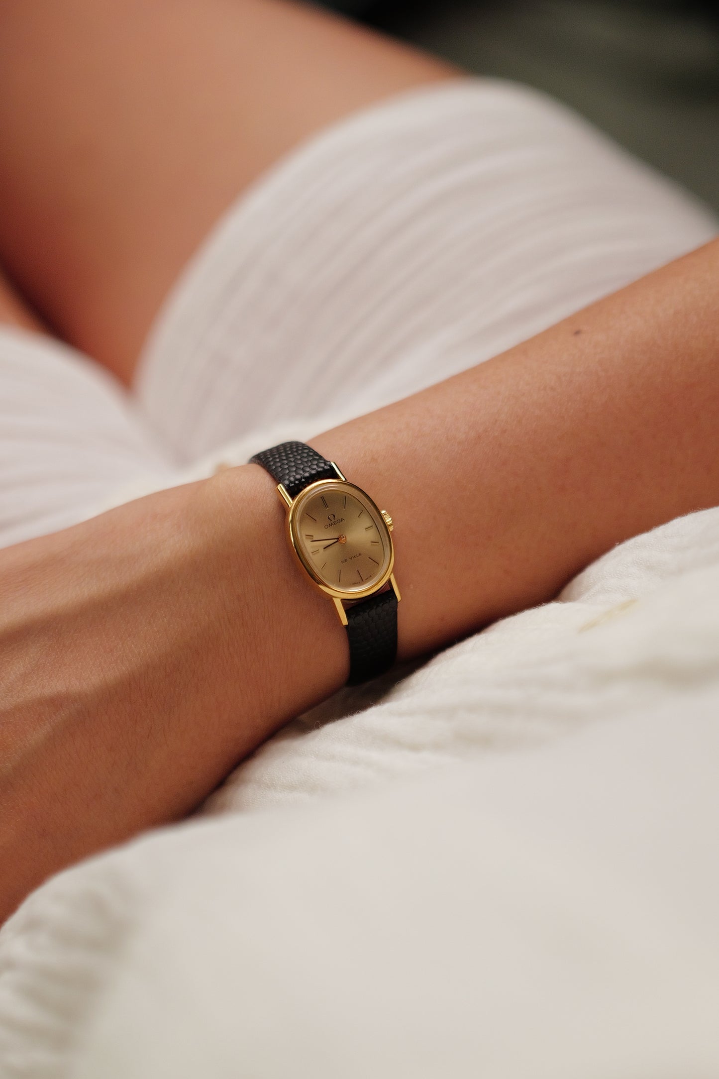 Ladies' Omega Mini Ellipse De-ville ref 511.0553 w/ original buckle