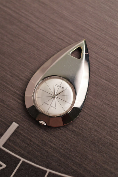 Seiko pendent "tiger teeth" Circa. 1970s